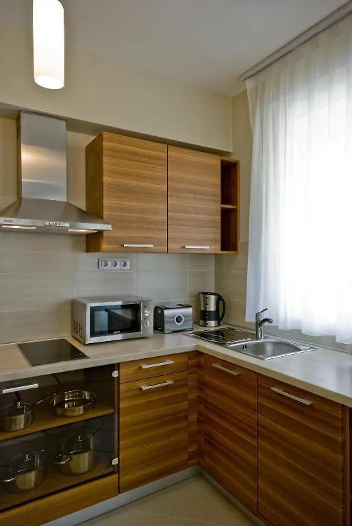 Corvin Lux Aparthotel Budapest 4*,