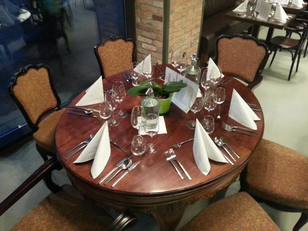 Corvin Lux Aparthotel Budapest 4*,